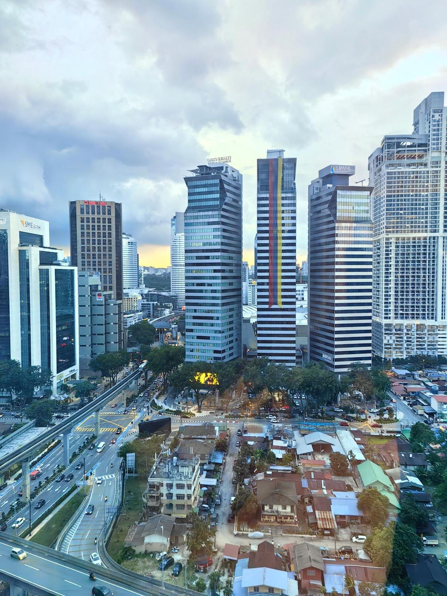 Appartamento Platinum Klcc & Bukit Bintang Kuala Lumpur Esterno foto