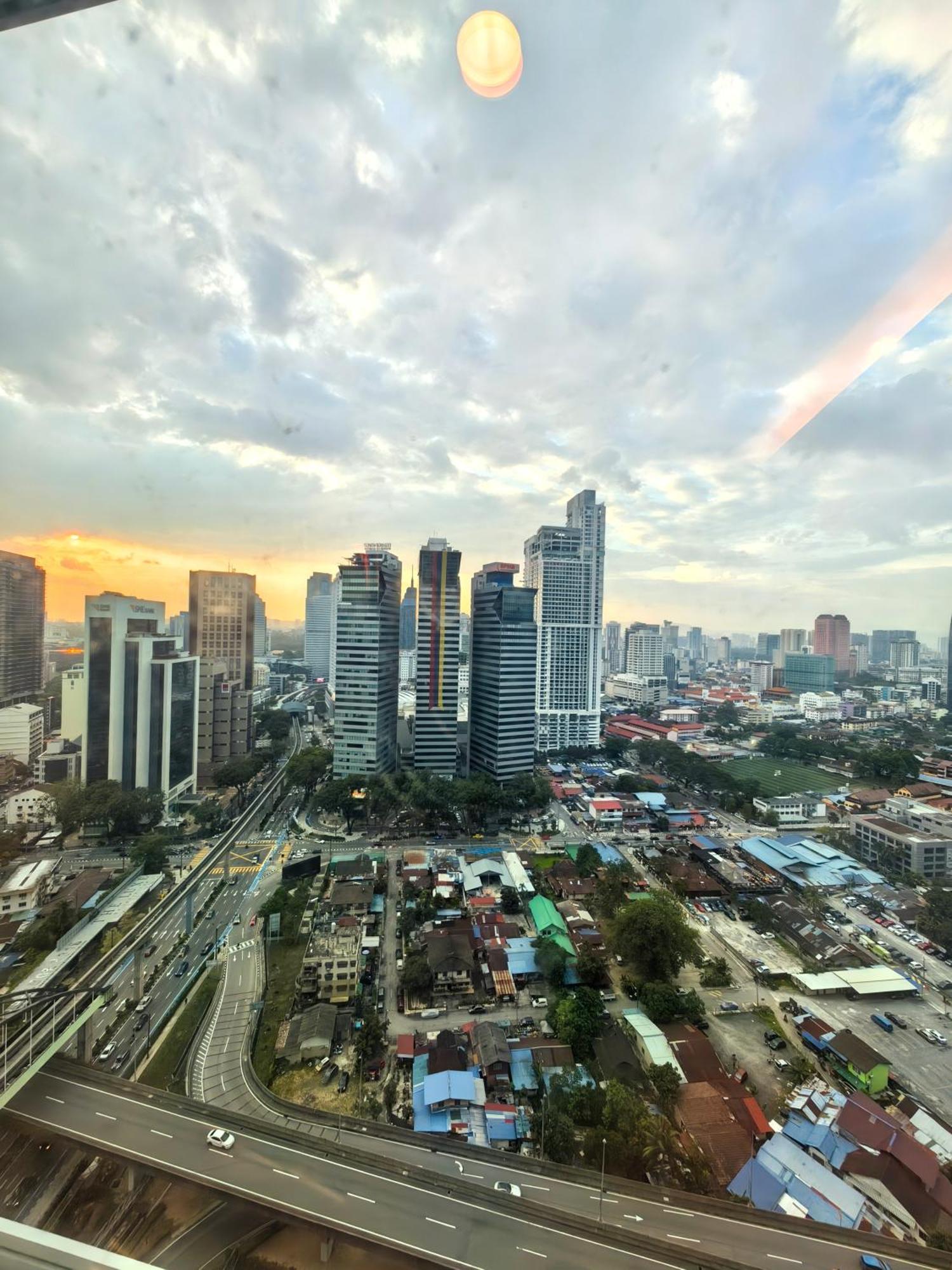 Appartamento Platinum Klcc & Bukit Bintang Kuala Lumpur Esterno foto