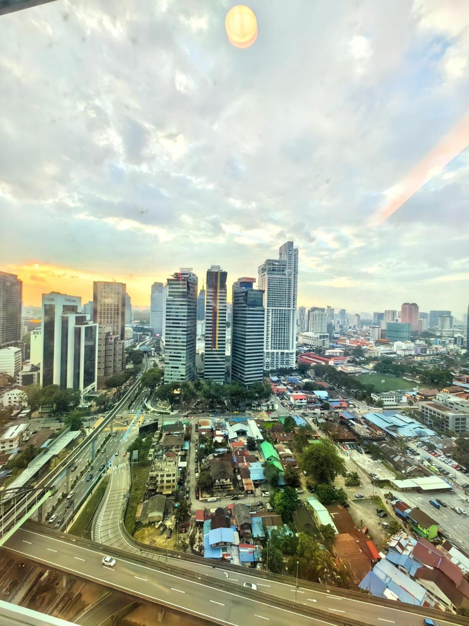 Appartamento Platinum Klcc & Bukit Bintang Kuala Lumpur Esterno foto