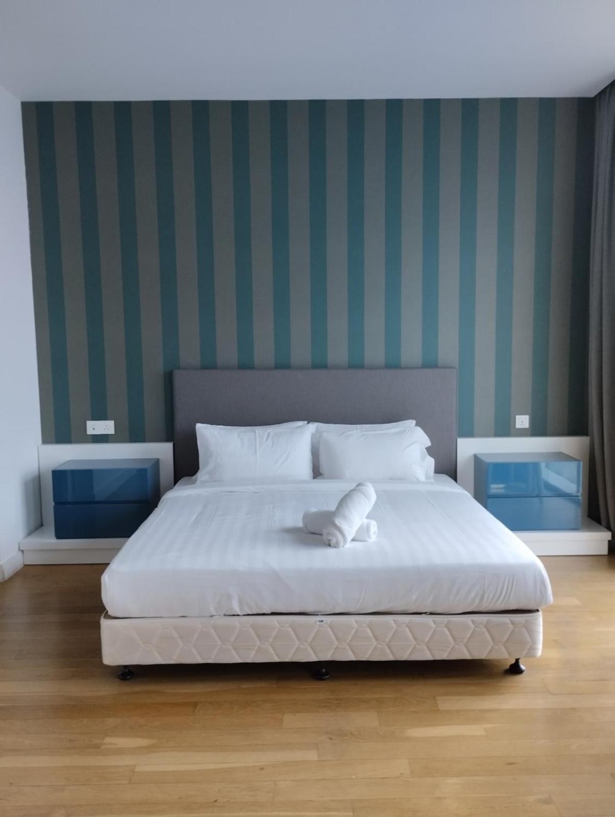 Appartamento Platinum Klcc & Bukit Bintang Kuala Lumpur Esterno foto
